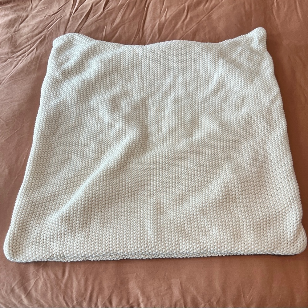 Pottery Barn Cream Needle Waffle Weave Pillow Covers (2) 26x26” - Picture 4 of 12